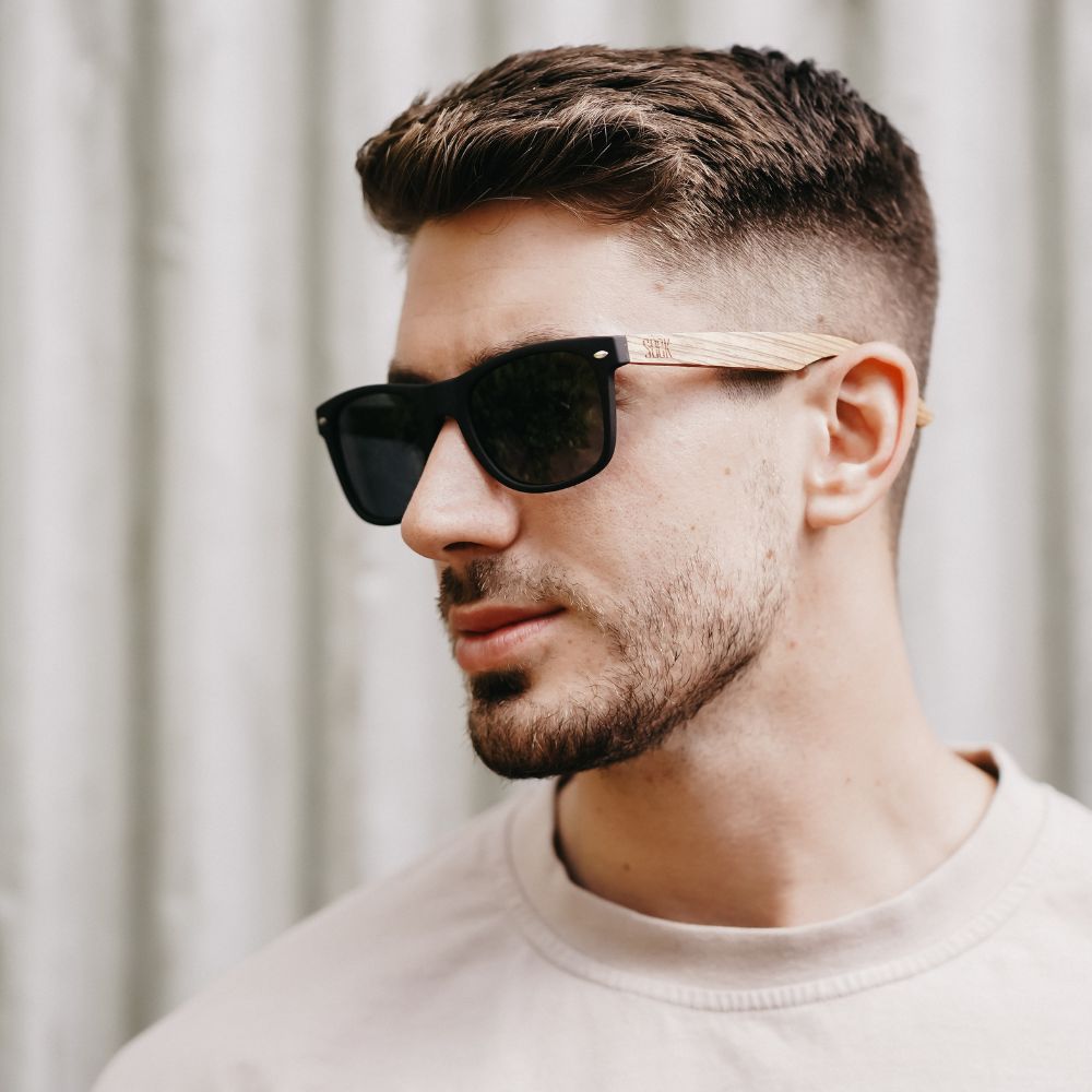 BALMORAL l Polarised Lenses l Black frame l Walnut Arms