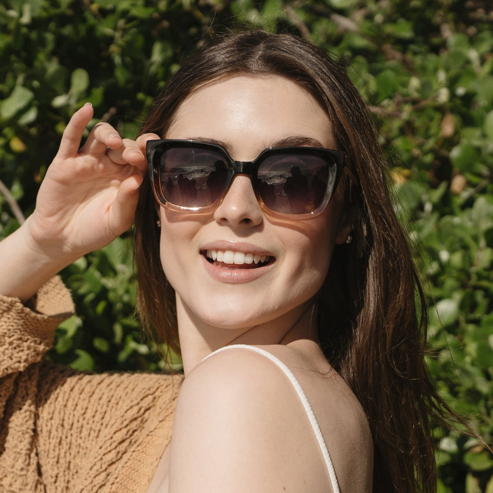 SOLUNA OMBRE l Sunglasses l  Black Polarised Lens l Walnut Maple Arm