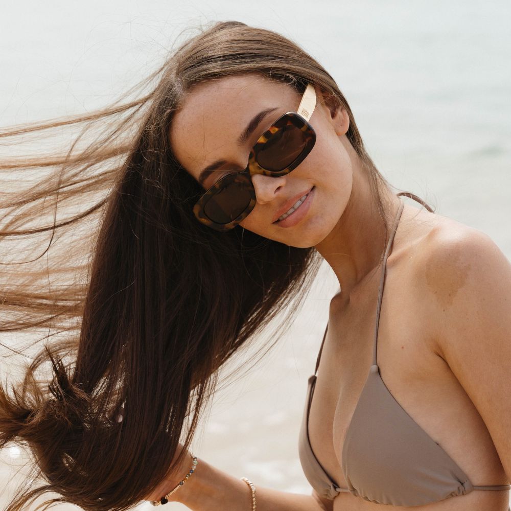 VIBE TOFFEE TORT l Black Lens l White Maple Arms