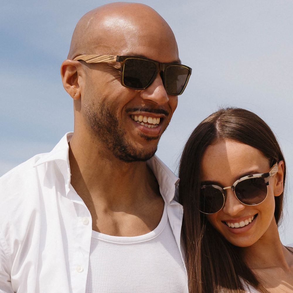 DALTON KHAKI l Polarised Black Lens l Walnut Wooden Arms