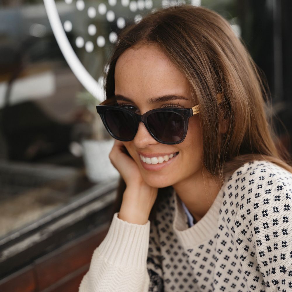 LILA GRACE MIDNIGHT BLUE l Smokey Gradient Lens l Walnut Arms