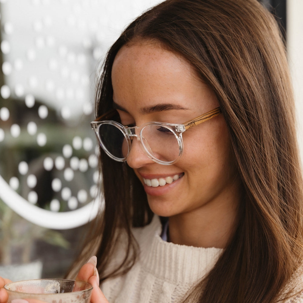 WINEGLASS BAY l Blue Light Magnifying Reader