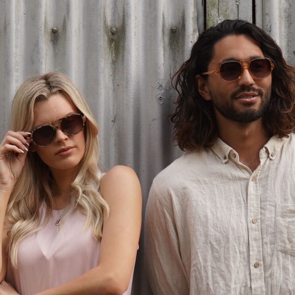 BILLY OPAL TORT l Brown Gradient Lens l Walnut Wood Arms