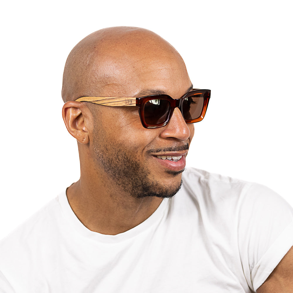 ZAHRA AUBURN l Smoky Polarised Lens l Walnut Arms