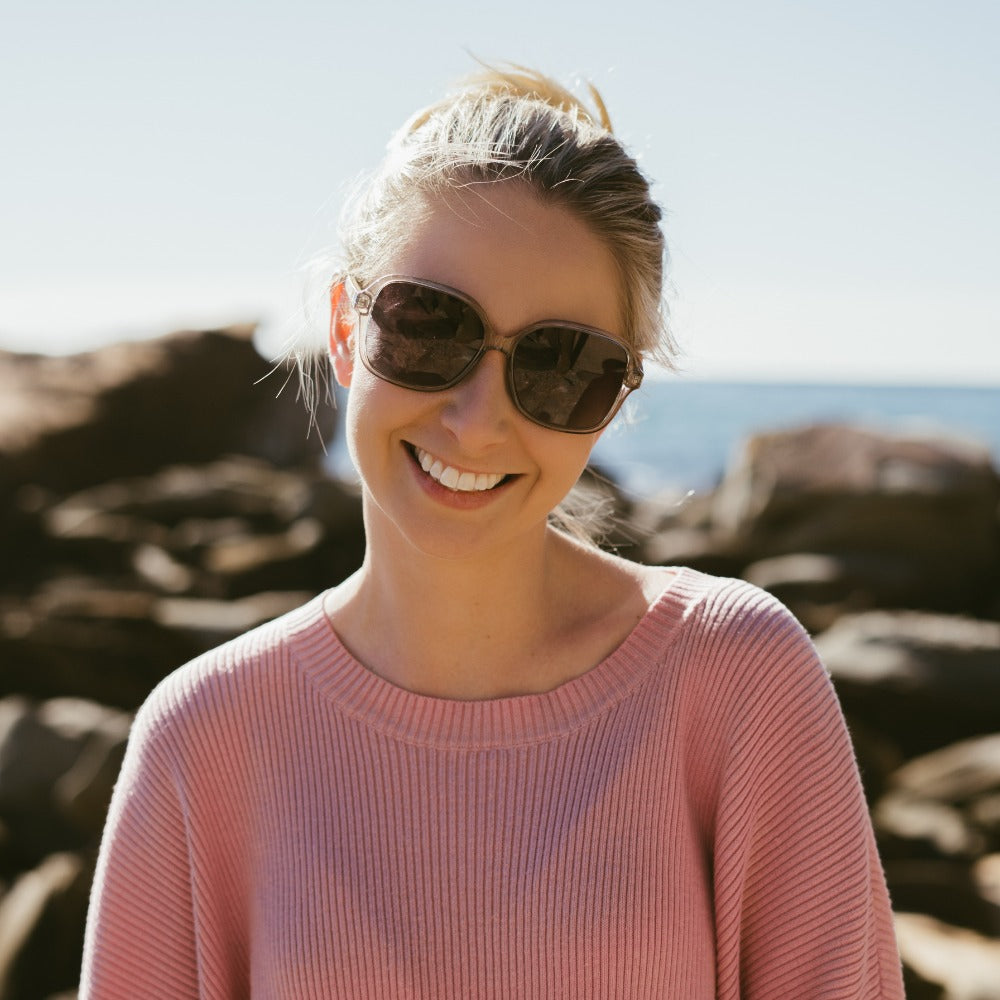 Buy Online Fashion Sustainable SCARLETT GREY MIST -Polarised Sunglasses with Grey Graduated Lens and Walnut Arms - Adult with Exceptional Comfort - Soek- South Africa