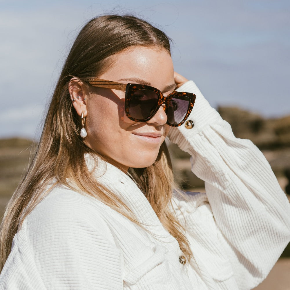 RIVIERA TORTOISE - Tortoise Sustainable Polarised Sunglasses with Polarised Black Lens and Walnut Wooden Arms - Soek Fashion Eyewear -SOEK® South Africa