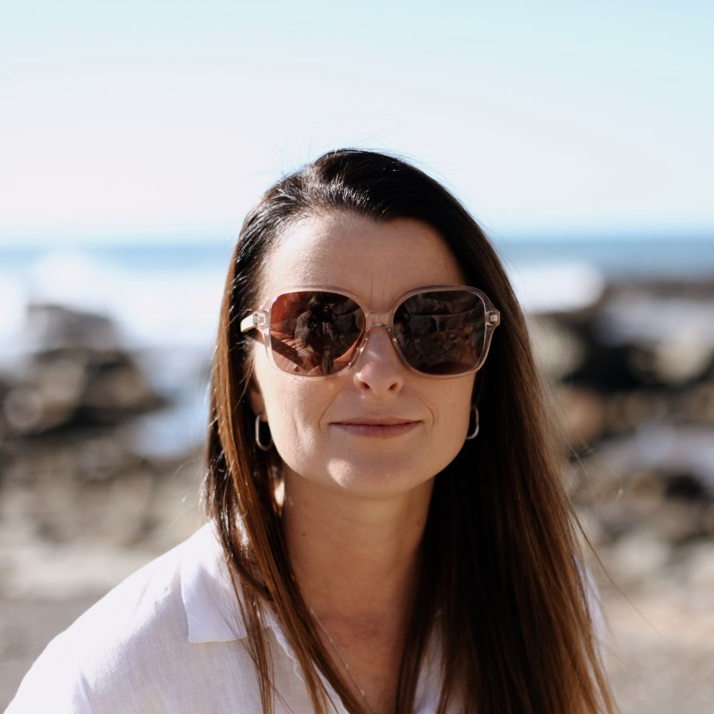 Buy Online Fashion Sustainable SCARLETT CHAMPAGNE - With Brown Graduated Polarised Lens and White Maple Arms - Adult - wholesale- with Exceptional Comfort - Soek- South Africa